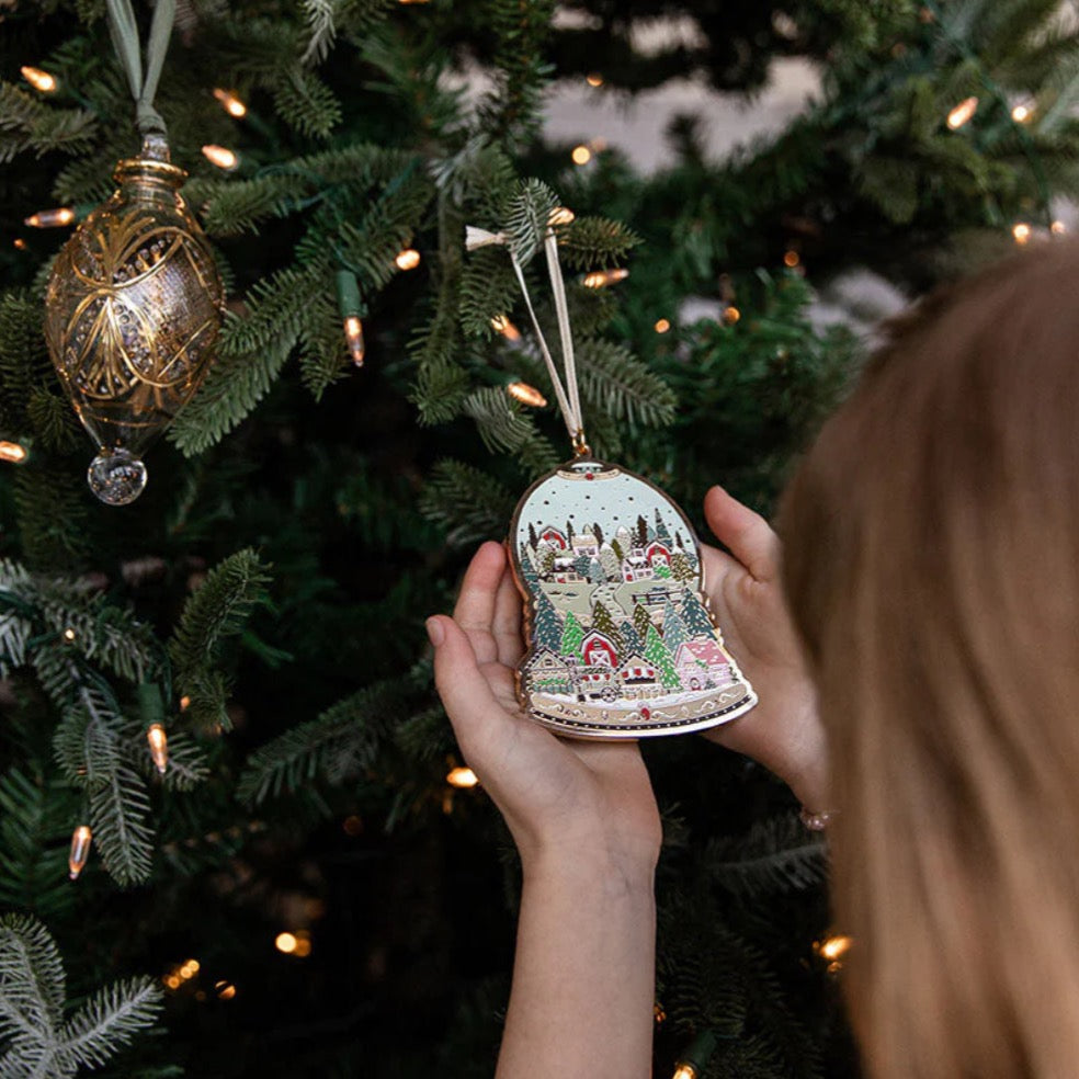 Snow Globe enamel Decoration